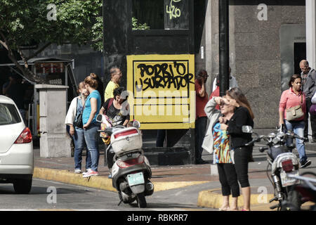 Caracas, Miranda, Venezuela. 10th Jan, 2019. A graffitti with the word 'Usurper'' in a traffic sign in Caracas. Venezuelan President Nicolas Maduro started a second term, defying critics in the United States and Latin America who called him an illegitimate usurper of a nation where economic chaos has wrought a humanitarian crisis. The National Assembly calls the Maduro government a ''dictatorship and usurpation of power.'' Currently Venezuela is experiencing its worst economic crisis with an inflation rate of over 1,000,000% Credit: Roman Camacho/SOPA Images/ZUMA Wire/Alamy Live News Stock Photo