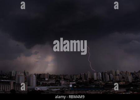 Sao Paulo, Brazil. 11th Jan, 2019. Lightning strikes the Brazilian metropolis. This week there were floods in some districts due to heavy rainfall. Credit: Andre Lucas/dpa/Alamy Live News Stock Photo