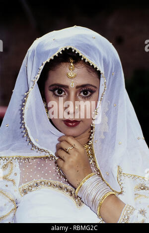 Indian actress hi-res stock photography and images - Alamy