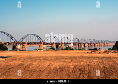 Godavari river bridge, Rajahmundry, Andhra Pradesh, India, Asia