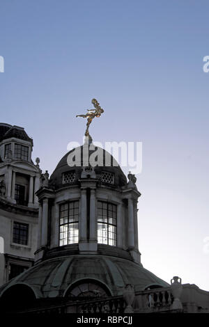 Statue of Ariel figure silhouette on the roof of the Bank of England exterior view from Lothbury & Princes Street London EC2 England UK  KATHY DEWITT Stock Photo