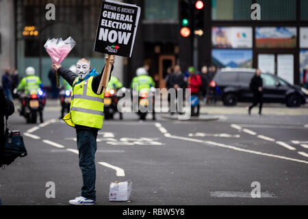 London, UK. 12th Jan, 2019. Hundreds of protesters gathered in the city to march under the slogan Britain Is Broken, which saw the Yellow Vests movement come to the United Kingdom. The yellow vest movement has been adopted by both left and right parties who later clashed in Trafalgar Square. Credit: Andy Barton/Alamy Live News Stock Photo