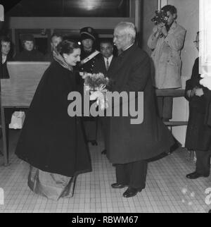 Aankomst vice president van India Radhakrishnan op Schiphol. De vice-president w, Bestanddeelnr 913-0599. Stock Photo