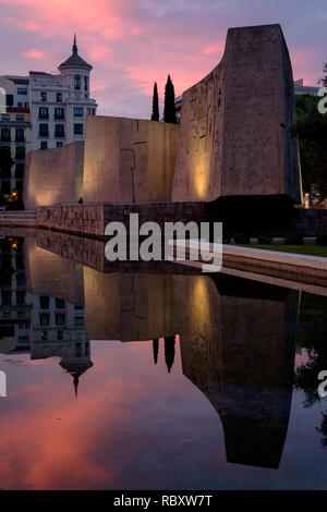 Sunset in Plaza de Colon, in the citycenter of Madrid, Spain Stock Photo