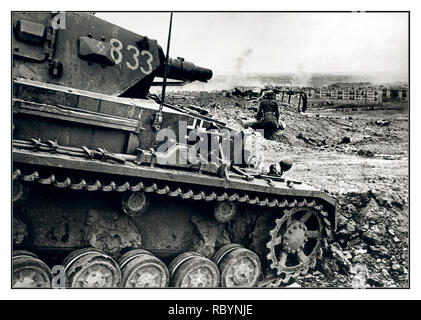 BATTLE OF STALINGRAD German medium tank Panzer Pz.Kpfw. IV with the number “833” of the 14th Panzer Division of the Wehrmacht on the German positions in the Battle of Stalingrad. Stalingrad, USSR October 1942 Stock Photo