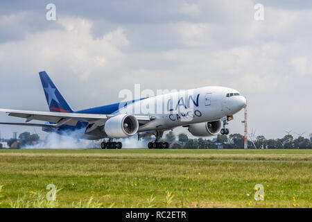 A LATAM Cargo Boeing 767-300 freighter at Santiago airport Stock Photo -  Alamy