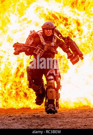 Original film title: EDGE OF TOMORROW. English title: EDGE OF TOMORROW. Year: 2014. Director: DOUG LIMAN. Stars: TOM CRUISE. Credit: 3 ARTS ENTERTAINMENT / Album Stock Photo