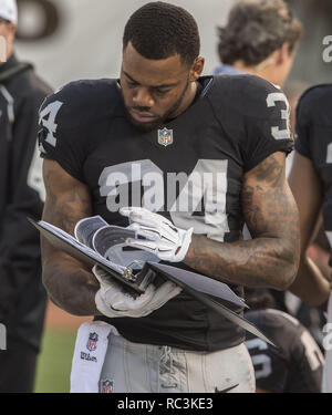 Oakland, California, USA. 30th Aug, 2015. Oakland Raiders wide receiver  Amari Cooper (89) checks new score board on Sunday, August 30, 2015 at O.co  Coliseum in Oakland, CA. The Cardinals defeated the