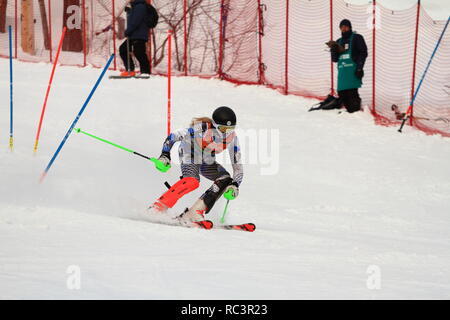 Quebec, Canada. 13th Jan 2019. Charlotte Heward of Canada competes in the Super Serie Sports Experts Ladies slalom race held at Val Saint-Come Credit: richard prudhomme/Alamy Live News Stock Photo