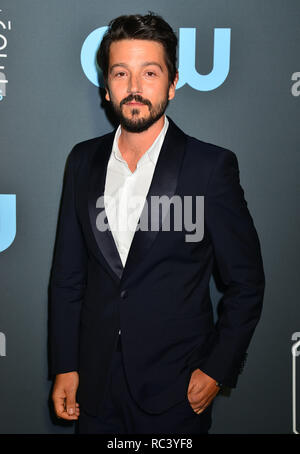 Santa Monica, California, USA. 13th Jan, 2019. Diego Luna   attends The 24th Annual Critics' Choice Awards at Barker Hangar on January 13, 2019 in Santa Monica, California Credit: Tsuni / USA/Alamy Live News Stock Photo