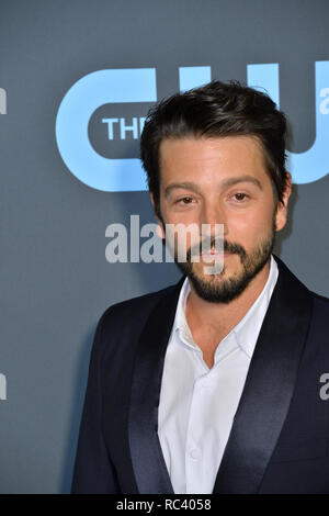 Santa Monica, California, USA. 13th Jan, 2019. SANTA MONICA, CA. January 13, 2019: Diego Luna at the 24th Annual Critics' Choice Awards in Santa Monica. Picture: Paul Smith/Featureflash Credit: Paul Smith/Alamy Live News Stock Photo