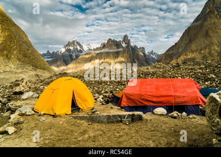 Camping on Baltoro Glacier in Karakoram Mountain Range, Pakistan, en route to K2 base camp. Stock Photo