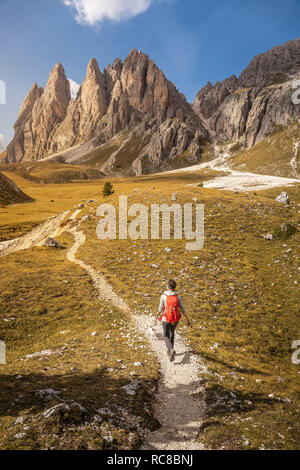 Hiking in Puez-Geisler, around Geislergruppe, Dolomites, Trentino-Alto Adige, Italy Stock Photo