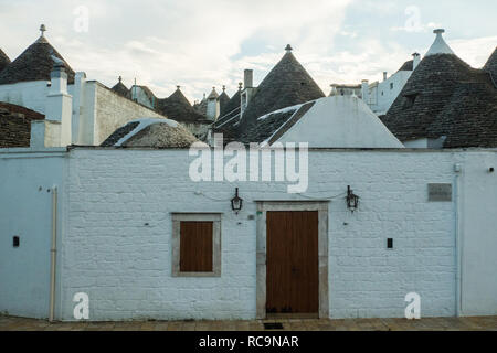 The 'Trulli' houses of the town of Alberbello in the region of Apuglia (Puglia in Italian), SE Italy. Stock Photo