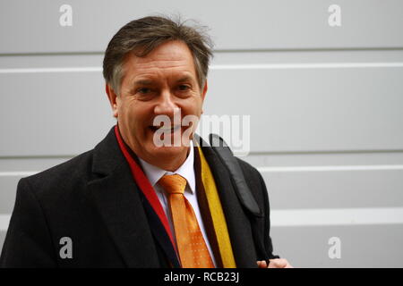Simon McCoy (TV news presenter at GB News, formerly BBC and Sky ...