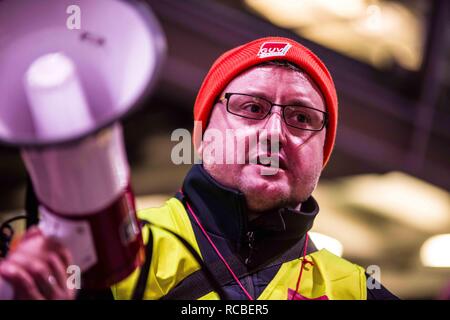 Munich, Bavaria, Germany. 15th Jan, 2019. Citing a breakdown in talks with employers on December 21st, the German Ver.di union organized the latest warning strike in a series at the Munich International Airport with members employed in Airport Security Services (Luftsicherheit) walking out from 3:30am to 24:00. The union is demanding 20 Euros per hour for their 1,000 total members working in Passenger-, Freight, Personnel, and Goods Control of Airport Security, along with recertification to bring other members to the same level. They are also requesting other members receive 'substanti Stock Photo