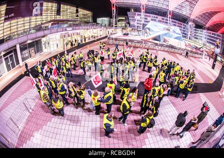 Munich, Bavaria, Germany. 15th Jan, 2019. Citing a breakdown in talks with employers on December 21st, the German Ver.di union organized the latest warning strike in a series at the Munich International Airport with members employed in Airport Security Services (Luftsicherheit) walking out from 3:30am to 24:00. The union is demanding 20 Euros per hour for their 23,000 total members working in Passenger-, Freight, Personnel, and Goods Control of Airport Security, along with recertification to bring other members to the same level. They are also requesting other members receive 'substant Stock Photo