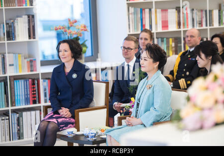 (190115) -- BEIJING, Jan. 15, 2019 (Xinhua) -- Peng Liyuan (R, front), the wife of Chinese President Xi Jinping, attends a show including poetry reading and musical performances with Jenni Haukio, wife of Finnish President Sauli Niinisto, in Beijing, capital of China, Jan. 15, 2019. (Xinhua/Zhai Jianlan) Stock Photo