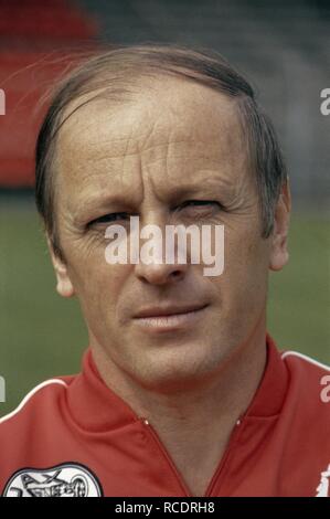 Ajax selectie seizoen 1981 1982 nr. 3a , 4a, 5a trainer Kurt Linder , kop, nr, Bestanddeelnr 253-8570. Stock Photo