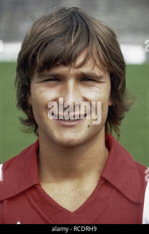 Ajax selectie seizoen 1981 1982 nr. 6a elftal en trainers, nr. 7a P. Boeve, Bestanddeelnr 253-8566. Stock Photo