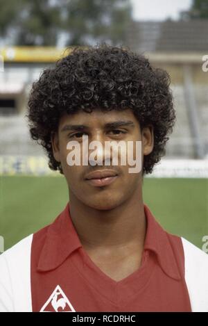 Ajax selectie seizoen 1981 1982 nr. 140a E. Ophof speler, nr. 15a F. Rijka, Bestanddeelnr 253-8568. Stock Photo