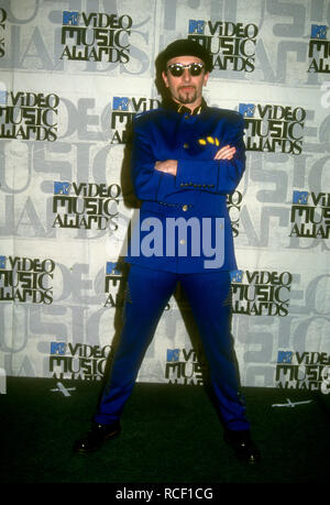 UNIVERSAL CITY, CA - SEPTEMBER 2: Musician The Edge, aka David Howell Evans of U2 attends the 10th Annual MTV Video Music Awards on September 2, 1993 at Universal Amphitheatre in Universal City, California. Photo by Barry King/Alamy Stock Photo Stock Photo