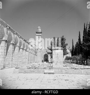 Al Haram esh-Sharif - Tempelberg. Minaret en zuilengalerij, Bestanddeelnr 255-5414. Stock Photo