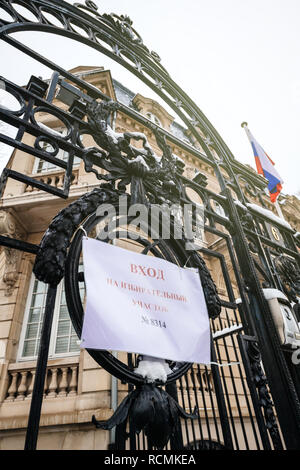 STRASBOURG, FRANCE - MAR 18, 2018: Polling station sign on the gate of Consulate General of the Russian Federation to vote for President Russian presidential election 2018 Stock Photo