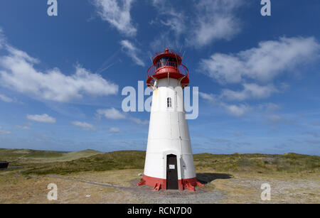 Westerland, Germany. 07th July, 2018. View to the lighthouse List-West at the elbow on Sylt. The lighthouse is the northernmost lighthouse in Germany. Credit: Carsten Rehder/dpa/Alamy Live News Stock Photo