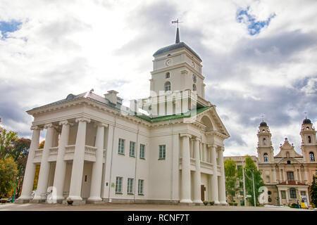 Minsk, Belarus - Οctober 4, 2018: White Building Old City Hall In Minsk, Belarus. Minsk city hall is an administrative building in the Central part of Stock Photo