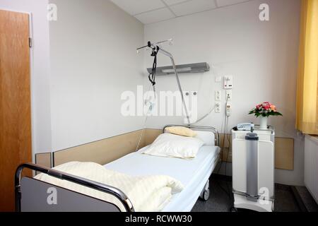 Empty hospital room, single room, hospital Stock Photo