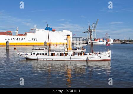 Historic excursion boat in the harbour, Hamburg Wilhelmsburg Stock Photo