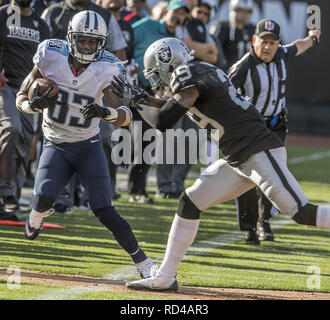Oakland, California, USA. 27th Aug, 2016. Oakland Raiders cornerback David Amerson (29) pushes Tennessee Titans wide receiver Harry Douglas (83) out of bounds on Saturday, August 27, 2016, at O.co Coliseum in Oakland, California. The Titans defeated the Raiders 27-14 in a preseason game. Credit: Al Golub/ZUMA Wire/Alamy Live News Stock Photo