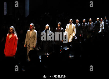 Berlin, Germany. 17th Jan, 2019. Models display creations of Richert Beil during the Berlin Fashion Week Autumn/Winter 2019/2020 in Berlin, capital of Germany, on Jan. 17, 2019. Credit: Binh Truong/Xinhua/Alamy Live News Stock Photo