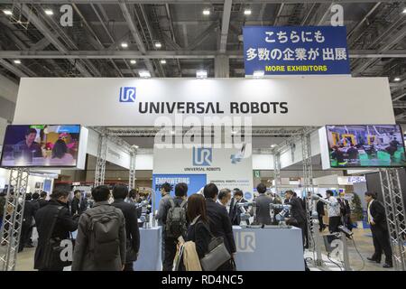 Tokyo, Japan. 17th Jan, 2019. Visitors gather during the RoboDEX at Tokyo Big Sight. The 3rd Robot Development and Application Expo (RoboDEX) introduces the latest products and technologies from robot companies which runs from January 16 to 18. Credit: Rodrigo Reyes Marin/ZUMA Wire/Alamy Live News Stock Photo