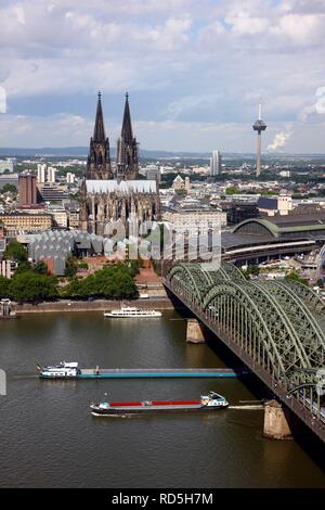 Cologne city centre with cathedral and Hohenzollern Bridge, Museum Ludwig, Rhine, Main Station, North Rhine-Westphalia