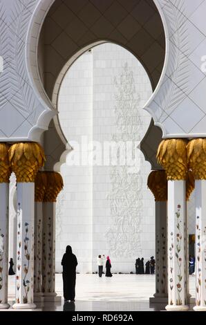 Sheikh Zayed Mosque, Abu Dhabi, United Arab Emirates, Middle East Stock Photo