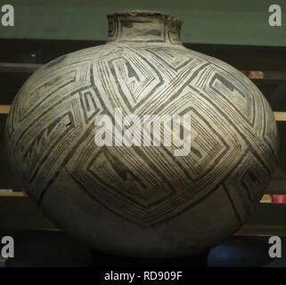 Ancestral Pueblo, Reserve black on white jar, 1050-1100 CE, Heard Stock Photo