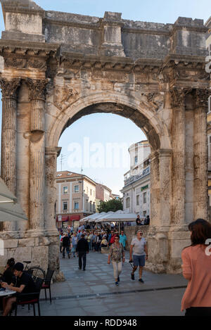 The Arch of the Sergii in Pula, Croatia was built by the Romans around 28 BC Stock Photo