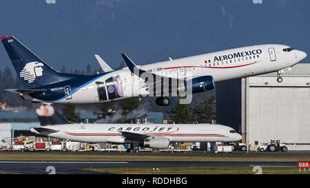 Richmond, British Columbia, Canada. 15th Jan, 2019. An Aeromexico Boeing 737-800 (N950AM) jet airliner takes off from Vancouver International Airport. Credit: Bayne Stanley/ZUMA Wire/Alamy Live News Stock Photo