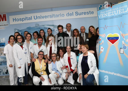 Madrid, Spain. 18th January, 2019. Hopital volunteer team that has helped to get the material donated to Venezuela. The Councilor for Health of the Community of Madrid, Enrique Ruiz Escudero, accompanied by the ambassador of the NGO 'A medicine for Venezuela', the Venezuelan singer Carlos Baute, and the director of the Association, Vanessa Pineda, assist in the donation of sanitary material performed by the University Hospital of the Sureste to the aforementioned organization. Credit: Jesús Hellin/Alamy Live News Stock Photo