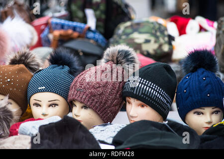 Mannequin heads with woolly hats at Vienna Naschmarkt Linke Wienzeile flea market antique market. Austria. Stock Photo