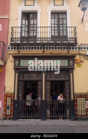 Exterior view of El Rinconcillo bar, Gerona Street, Seville, Spain Stock Photo