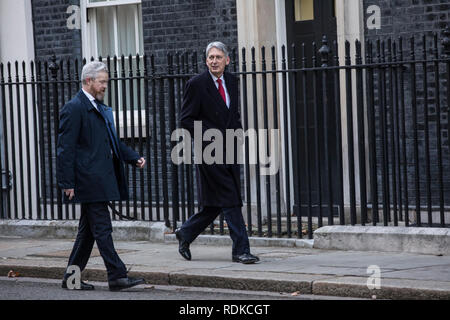 Philip Hammond, outside No.10 Downing Street during the Brexit turmoil within the Conservative Government during the negotiations, London, England, UK Stock Photo