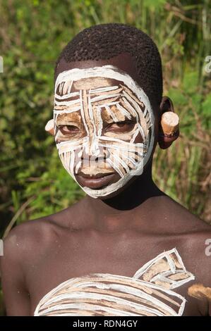 Surma woman with facial and body painting, Kibish, Omo River Valley ...