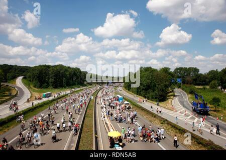 The Duisburg-Kaiserberg junction at the Still-Leben art event on the Ruhrschnellweg A40 motorway, largest event of the Capital Stock Photo