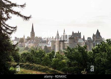 City view and castle, Vitré, Brittany, France Stock Photo
