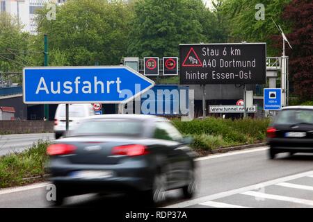 Electronic sign warning of traffic jams on the A40 motorway or Ruhrschnellweg, Essen, North Rhine-Westphalia