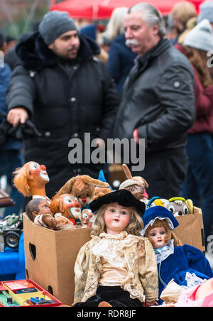 Vienna Naschmarkt Linke Wienzeile flea market antique market. Austria. Stock Photo