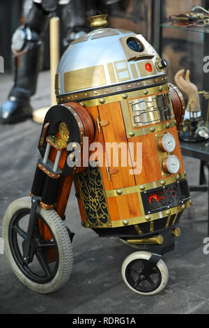Alexandra Palace, London, UK. 18th Jan 2019. A steampunk version of R2-D2 (one of the robots from the 'Star Wars' movie franchise) on display at the London Model Engineering Exhibition which opened today at Alexandra Palace, London.  The London Model Engineering Exhibition is now in its 23rd year, and attracts around 14,000 visitors.   Credit: Michael Preston/Ģ����ý Live News Stock Photo